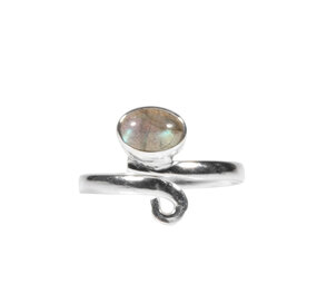 Zilveren ring labradoriet maat 17 | ovaal krul 8 x 6 mm Zilveren ring labradoriet maat 17 | ovaal krul 8 x 6 mm
