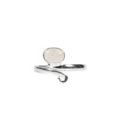 Zilveren ring maansteen (regenboog) maat 17 | ovaal krul 8 x 6 mm