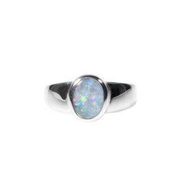 Zilveren ring opaal (Australië) doublet maat 18 1/2 | ovaal 0,9 x 0,7 cm