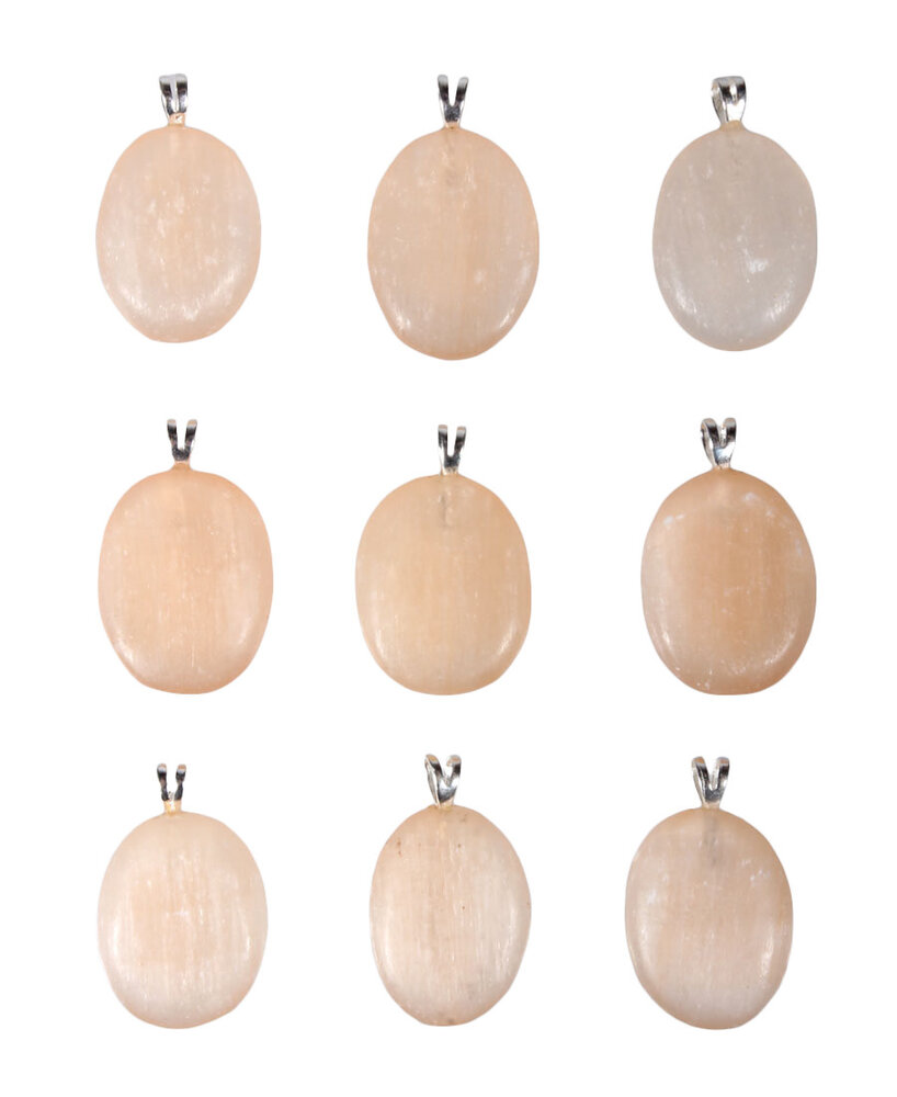 Seleniet (oranje) hanger met zilveren oogje Seleniet (oranje) hanger met zilveren oogje