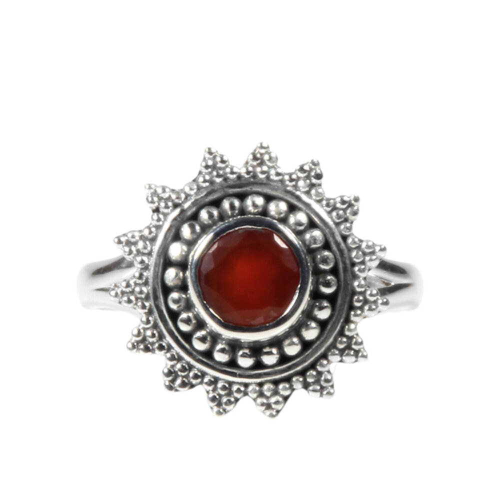 Zilveren ring carneool maat 17 1/2 | rond facet zon