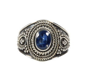 Zilveren ring kyaniet maat 19 | ovaal breed bewerkt Zilveren ring kyaniet maat 19 | ovaal breed bewerkt