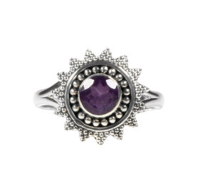 Zilveren ring amethist maat 18 | rond facet zon Zilveren ring amethist maat 18 | rond facet zon
