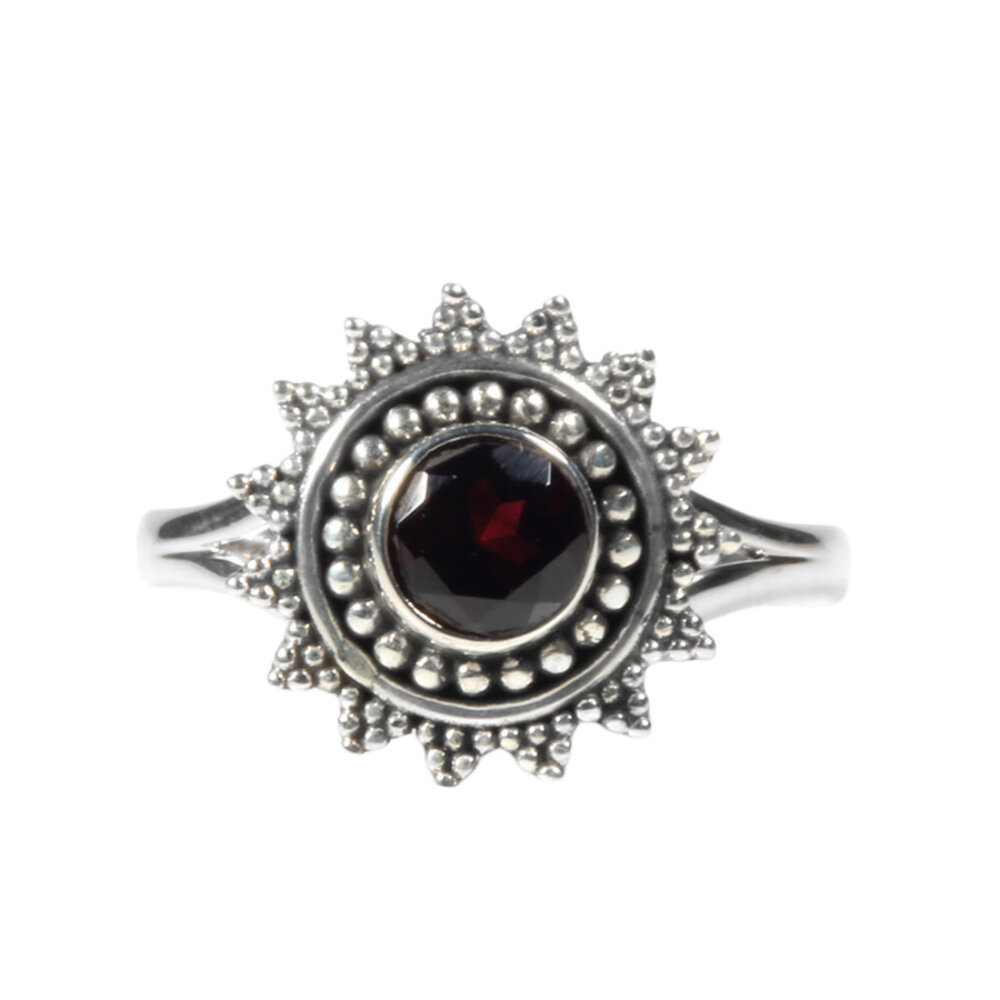 Zilveren ring granaat maat 18 1/2 | rond facet zon Zilveren ring granaat maat 18 1/2 | rond facet zon