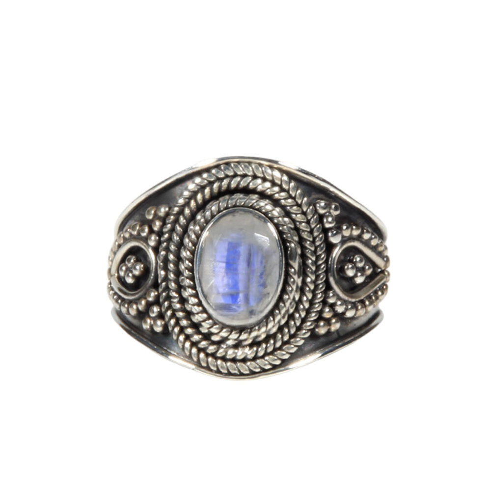Zilveren ring maansteen (regenboog) maat 19 | ovaal breed bewerkt Zilveren ring maansteen (regenboog) maat 19 | ovaal breed bewerkt