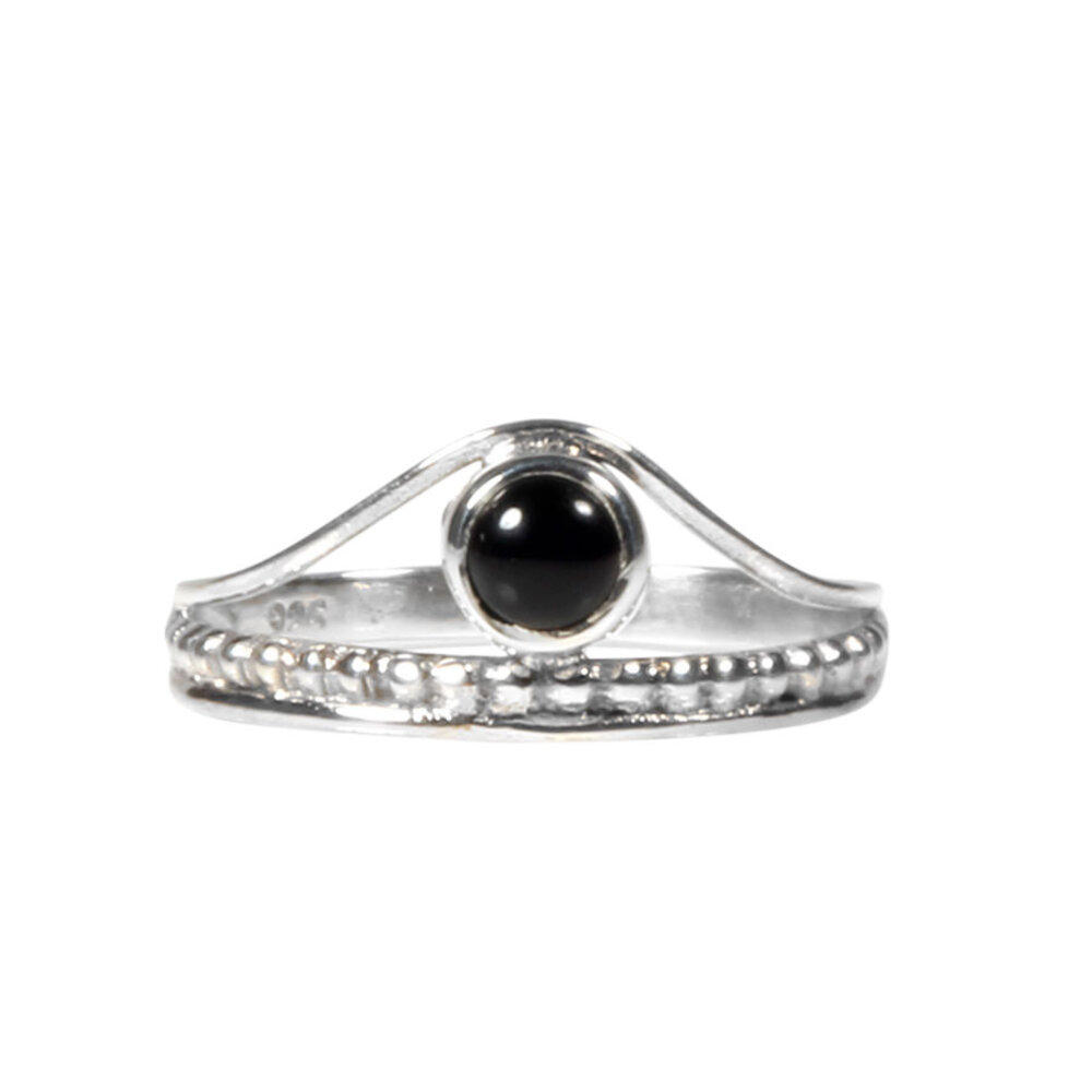 Zilveren ring onyx maat 18 1/2 | rond boogje Zilveren ring onyx maat 18 1/2 | rond boogje