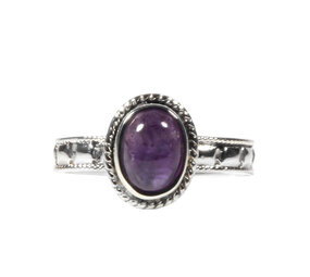 Zilveren ring amethist maat 18 | ovaal ribbelrand Zilveren ring amethist maat 18 | ovaal ribbelrand