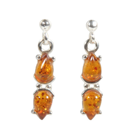 Zilveren oorstekers barnsteen 2 druppels cognac gezet Zilveren oorstekers barnsteen 2 druppels cognac gezet