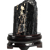 Toermalijn (zwart) ruw op standaard 15 x 8,5 x 5,5 cm | 1307 gram Toermalijn (zwart) ruw op standaard 15 x 8,5 x 5,5 cm | 1307 gram
