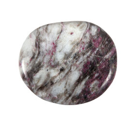 Rubelliet (rode toermalijn) in matrix steen plat gepolijst