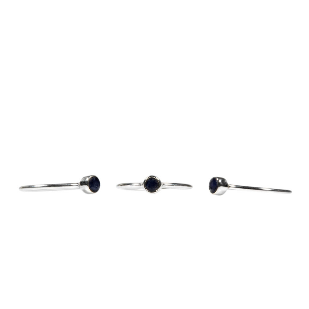 Zilveren ring saffier maat 17 | rond facet 4 mm Zilveren ring saffier maat 17 | rond facet 4 mm