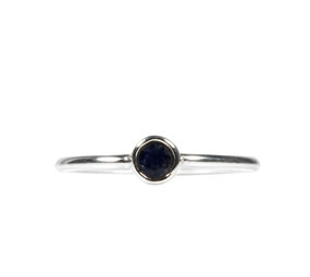Zilveren ring saffier maat 18 1/2 | rond facet 4 mm Zilveren ring saffier maat 18 1/2 | rond facet 4 mm