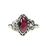 Zilveren ring granaat maat 18 | markies spiralen Zilveren ring granaat maat 18 | markies spiralen