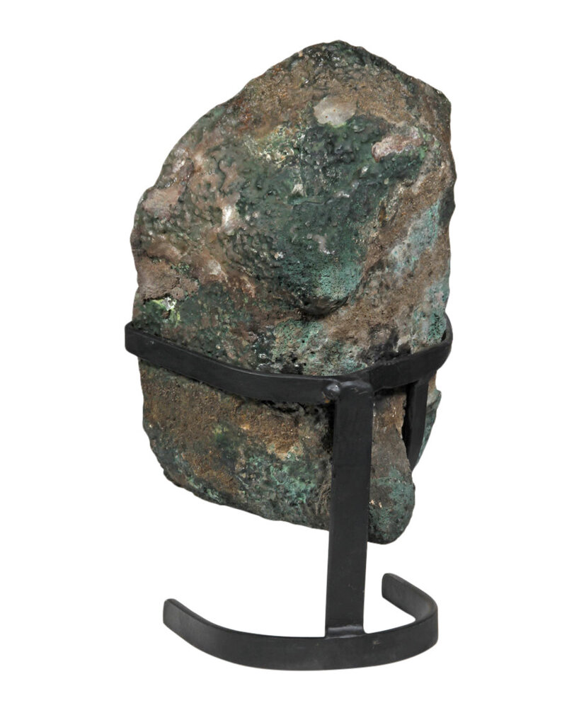 Amethist geode 33 x 23 x 18 cm / 13090 gram | met standaard Amethist geode 33 x 23 x 18 cm / 13090 gram | met standaard