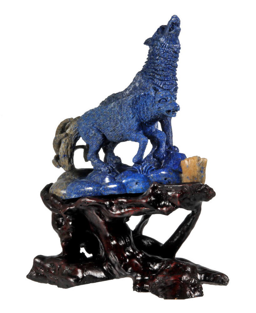 Lapis lazuli wolven op houten standaard 20,5 x 9 x 18 cm | 1629 gram Lapis lazuli wolven op houten standaard 20,5 x 9 x 18 cm | 1629 gram