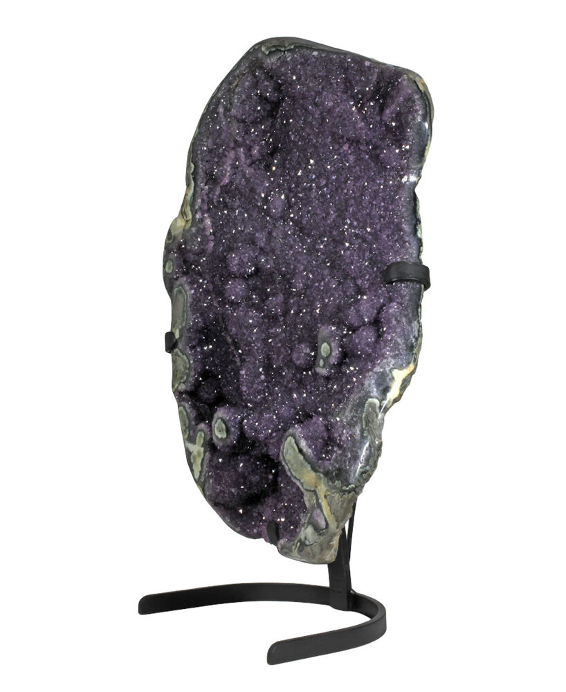 Amethist cluster 67 x 43 x 16 cm / 31780 gram | op standaard