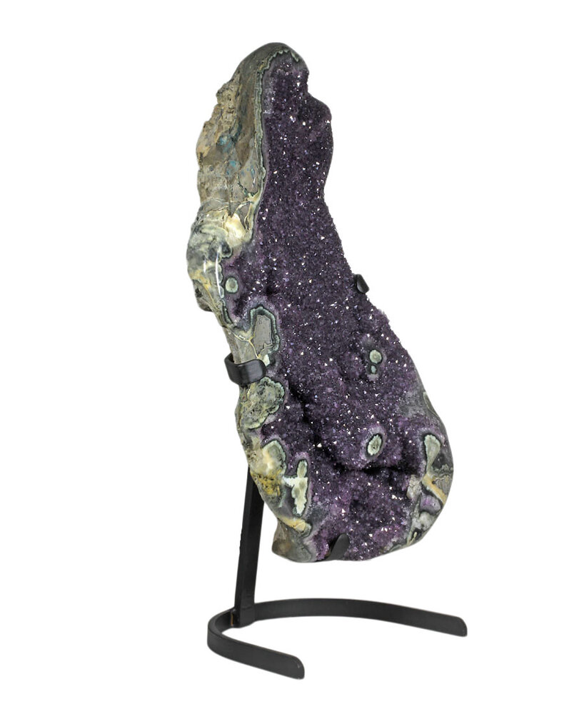 Amethist cluster 67 x 43 x 16 cm / 31780 gram | op standaard