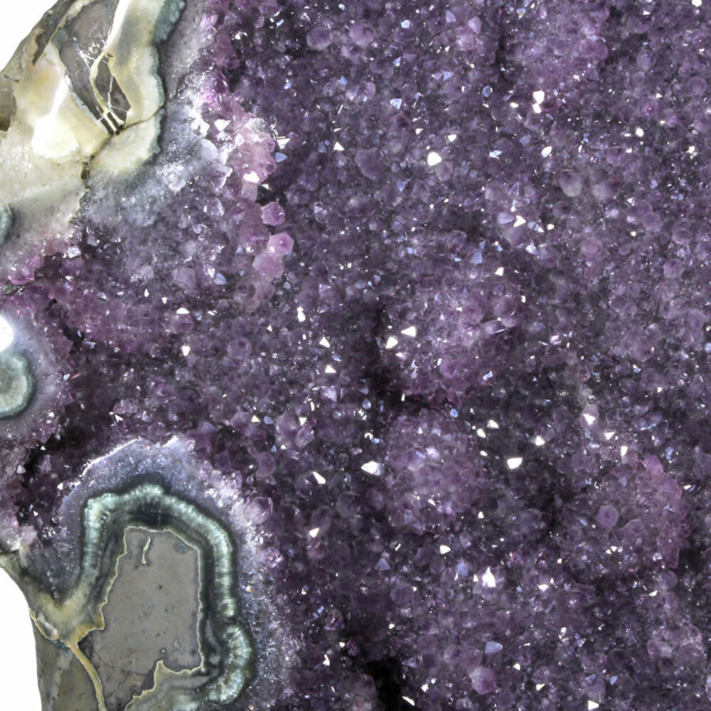 Amethist cluster 67 x 43 x 16 cm / 31780 gram | op standaard