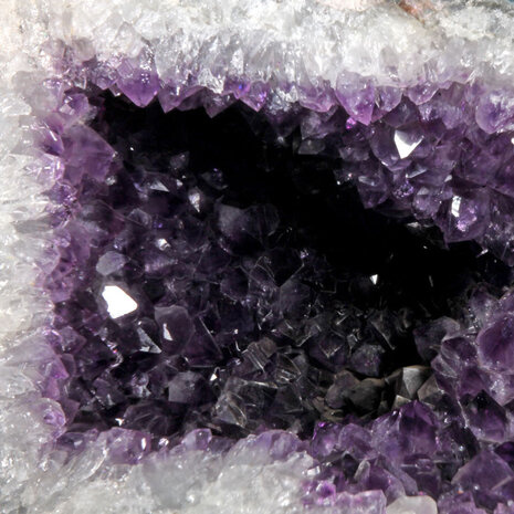 Amethist geode 44 x 33 x 24 cm | 40140 gram Amethist geode 44 x 33 x 24 cm | 40140 gram