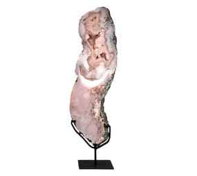 Amethist (roze) op standaard 58 x 19 x 3 cm | 6490 gram Amethist (roze) op standaard 58 x 19 x 3 cm | 6490 gram