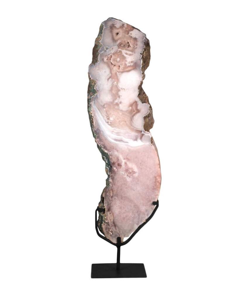 Amethist (roze) op standaard 58 x 19 x 3 cm | 6490 gram Amethist (roze) op standaard 58 x 19 x 3 cm | 6490 gram