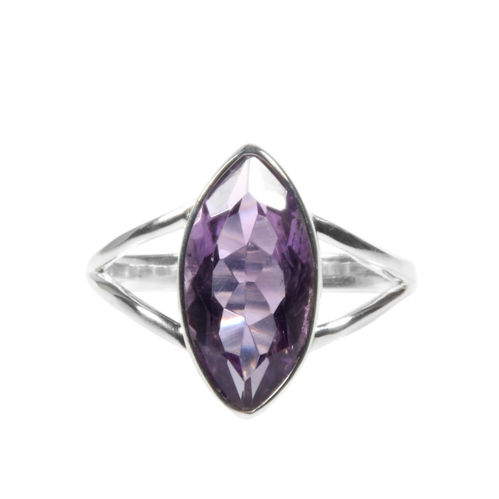 Zilveren ring amethist maat 19 | markies facet 1,6 x 0,8 cm Zilveren ring amethist maat 19 | markies facet 1,6 x 0,8 cm