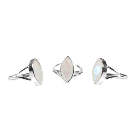 Zilveren ring maansteen (regenboog) maat 17 1/2 | markies facet 1,6 x 0,8 cm Zilveren ring maansteen (regenboog) maat 17 1/2 | markies facet 1,6 x 0,8 cm
