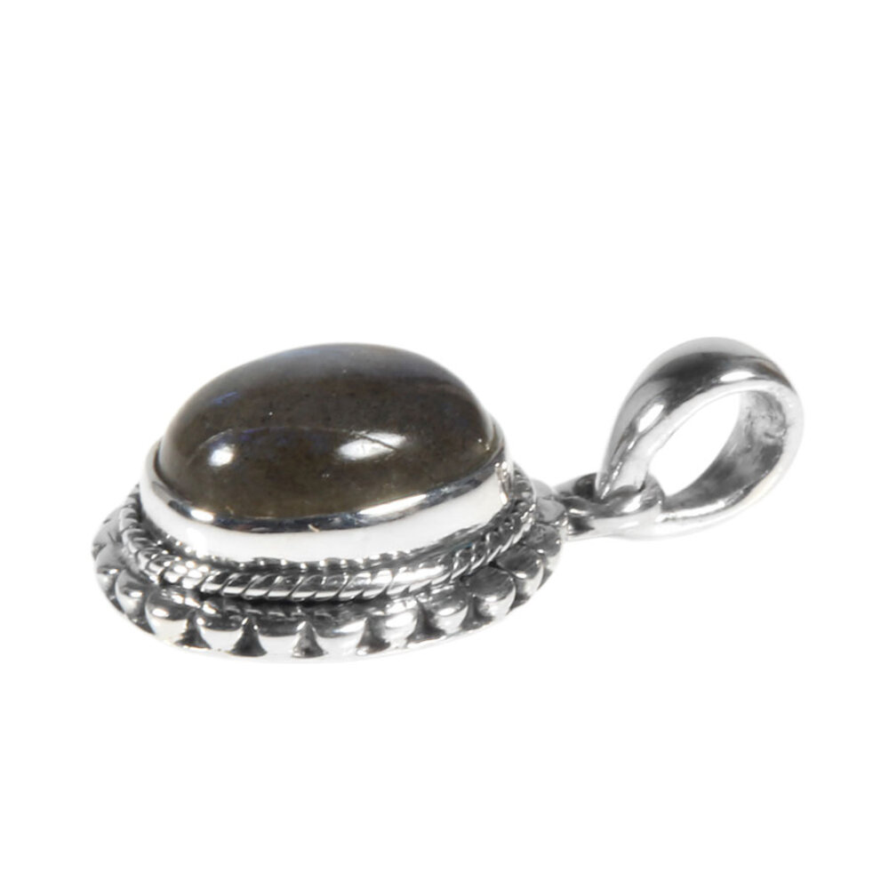 Zilveren hanger labradoriet ovaal bewerkte rand Zilveren hanger labradoriet ovaal bewerkte rand