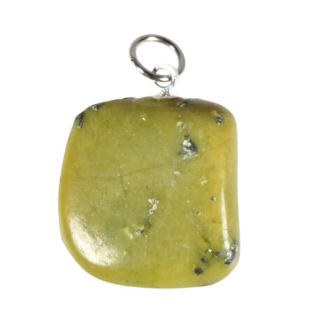 Magnetiet in serpentijn hanger met zilveren oogje Magnetiet in serpentijn hanger met zilveren oogje