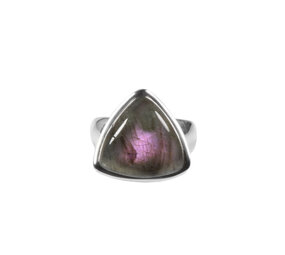Zilveren ring labradoriet maat 17 | driehoek 1,5 x 1,5 cm Zilveren ring labradoriet maat 17 | driehoek 1,5 x 1,5 cm