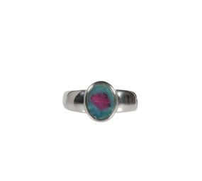 Zilveren ring robijn in kyaniet maat 18 | ovaal 8 x 7 mm Zilveren ring robijn in kyaniet maat 18 | ovaal 8 x 7 mm