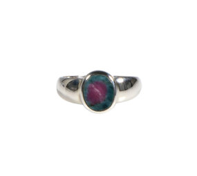 Zilveren ring robijn in kyaniet maat 18 | ovaal 0,8 x 0,7 cm Zilveren ring robijn in kyaniet maat 18 | ovaal 0,8 x 0,7 cm