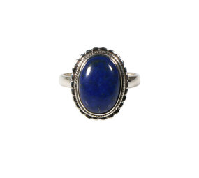 Zilveren ring lapis lazuli maat 18 | ovaal 14 x 10 mm bewerkte rand Zilveren ring lapis lazuli maat 18 | ovaal 14 x 10 mm bewerkte rand