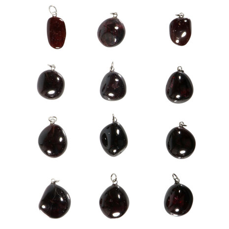 Granaat hanger met zilveren oogje Granaat hanger met zilveren oogje