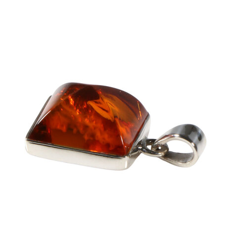 Zilveren hanger barnsteen | rechthoek facet 1,5 x 1,4 cm Zilveren hanger barnsteen | rechthoek facet 1,5 x 1,4 cm