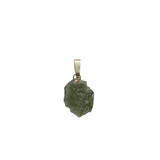 Moldaviet hanger ruw met 14k gouden oogje | 0,8 - 1,5 gram Moldaviet hanger ruw met 14k gouden oogje | 0,8 - 1,5 gram
