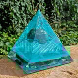 Orgonite piramide chrysocolla 14,5 x 14,5 x 14 cm | 1258 gram