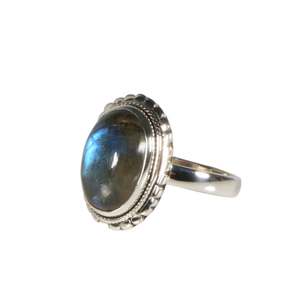 Zilveren ring labradoriet maat 17 1/2 | ovaal 14 x 10 mm bewerkte rand Zilveren ring labradoriet maat 17 1/2 | ovaal 14 x 10 mm bewerkte rand