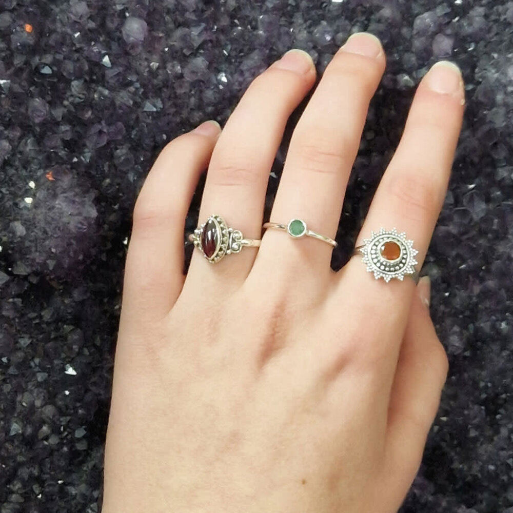 Zilveren ring peridoot maat 19 1/2 | rond facet zon Zilveren ring peridoot maat 19 1/2 | rond facet zon