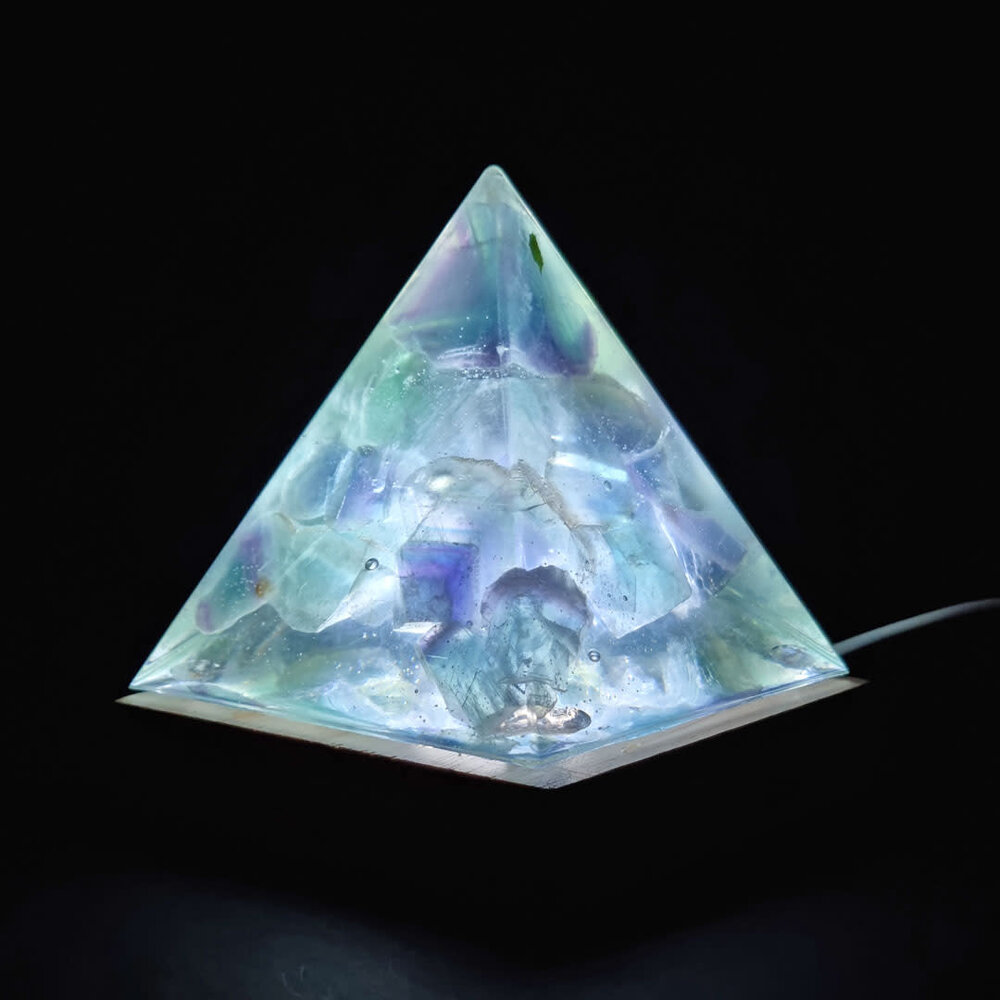 Fluoriet (multi) piramide lampje | 9 cm Fluoriet (multi) piramide lampje | 9 cm