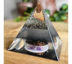 Orgonite piramide koper en pyriet | 7,3 cm Orgonite piramide koper en pyriet | 7,3 cm