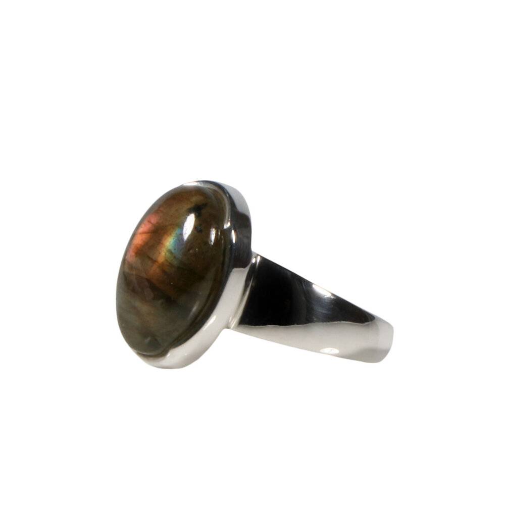 Zilveren ring labradoriet maat 19 1/2 | ovaal 1,6 x 1,2 cm Zilveren ring labradoriet maat 19 1/2 | ovaal 1,6 x 1,2 cm