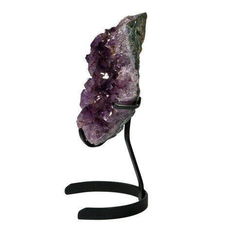 Amethist cluster met hematiet 22 x 21 x 7 cm / 3170 gram | op standaard