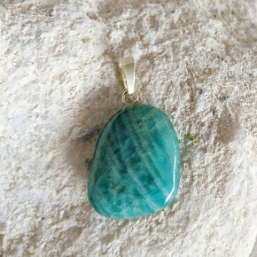 Edelsteen hangers met gouden oogje Edelsteen hangers met gouden oogje