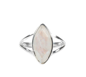 Zilveren ring maansteen (regenboog) maat 19 1/2 | markies facet 1,6 x 0,8 cm Zilveren ring maansteen (regenboog) maat 19 1/2 | markies facet 1,6 x 0,8 cm