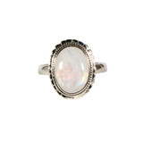 Zilveren ring maansteen (regenboog) maat 20 | ovaal 14 x 10 mm bewerkte rand