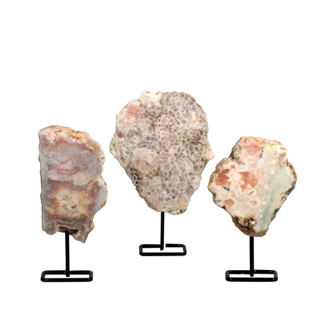 Amethist (roze) op standaard | 300 - 500 gram Amethist (roze) op standaard | 300 - 500 gram