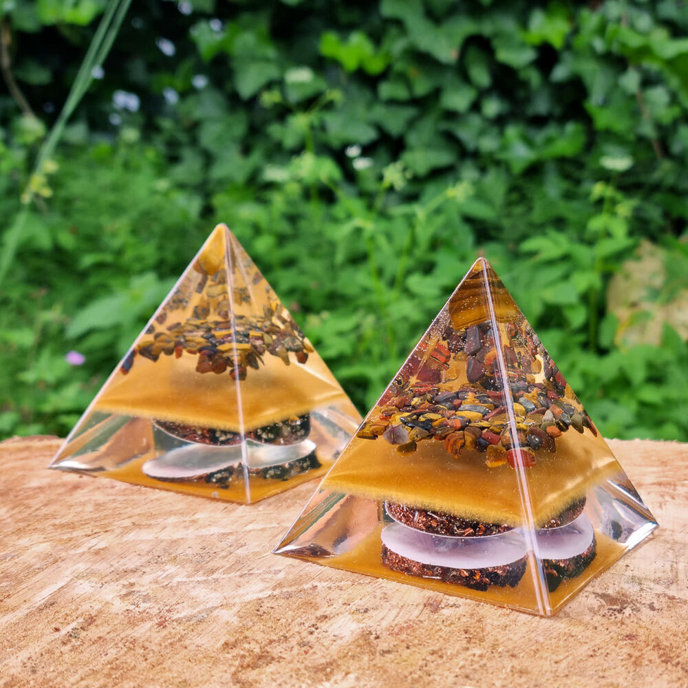 Orgonite piramide tijgeroog | 7,5 cm