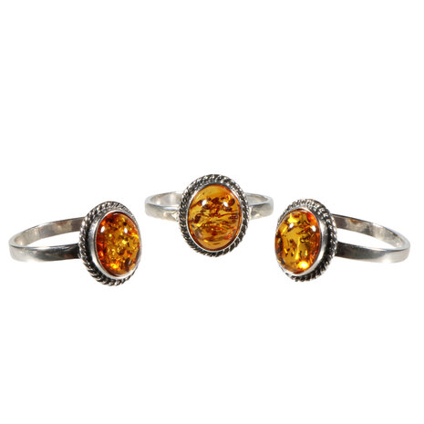 Zilveren ring barnsteen maat 19 | ovaal ribbelrand 10 x 8 mm Zilveren ring barnsteen maat 19 | ovaal ribbelrand 10 x 8 mm