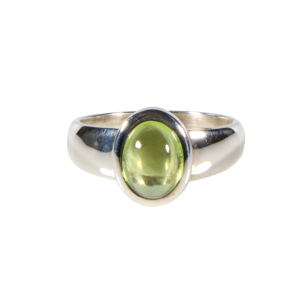 Zilveren ring peridoot maat 18 | ovaal 0,9 x 0,7 cm Zilveren ring peridoot maat 18 | ovaal 0,9 x 0,7 cm